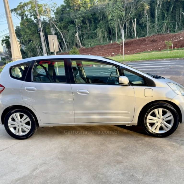 HONDA - FIT - 2009/2009 - Prata - R$ 47.900,00
