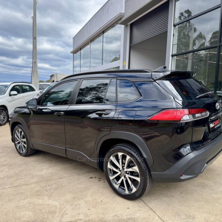 TOYOTA - COROLLA - 2021/2022 - Preta - R$ 139.900,00
