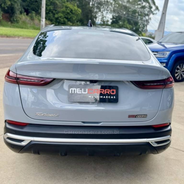 FIAT - FASTBACK - 2023/2024 - Cinza - R$ 124.900,00