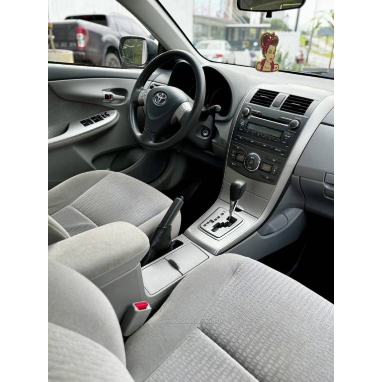 TOYOTA - COROLLA - 2009/2010 - Prata - R$ 61.900,00