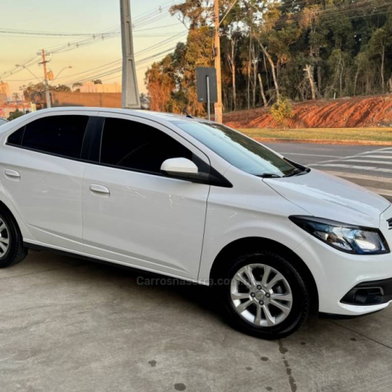 CHEVROLET - PRISMA - 2016/2016 - Branca - R$ 59.900,00