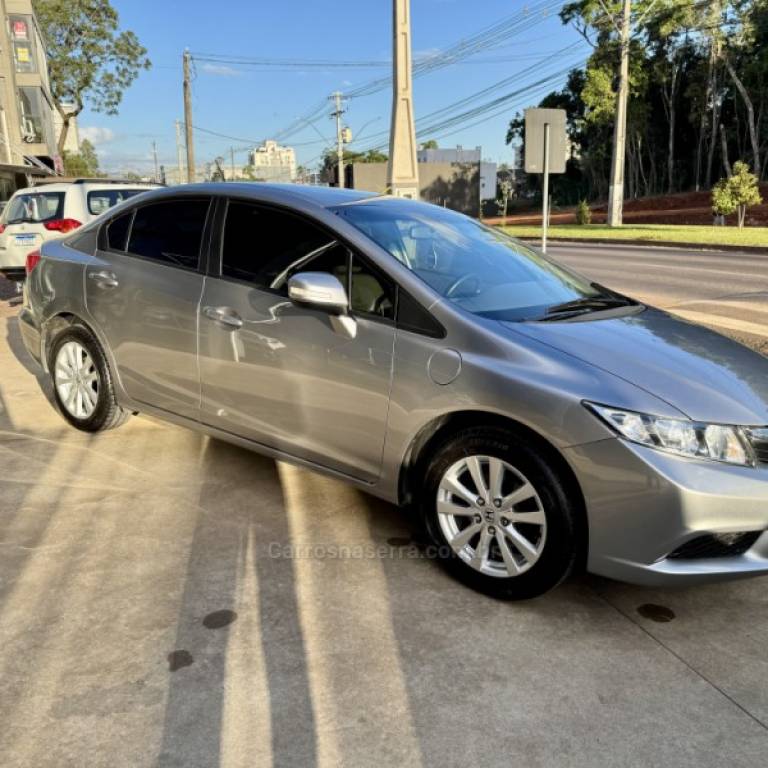 HONDA - CIVIC - 2013/2012 - Cinza - R$ 69.900,00